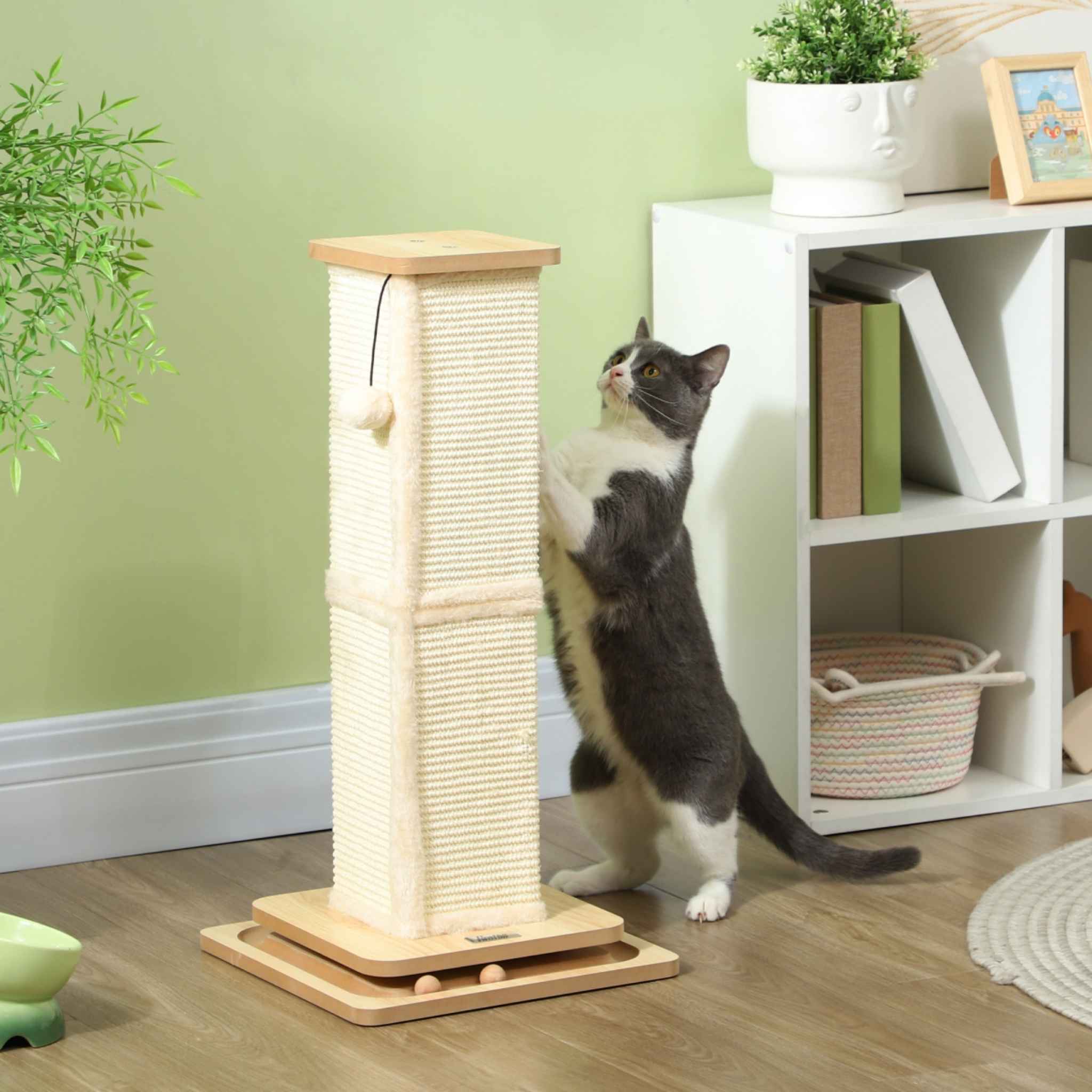 Cat scratching 67cm tall post