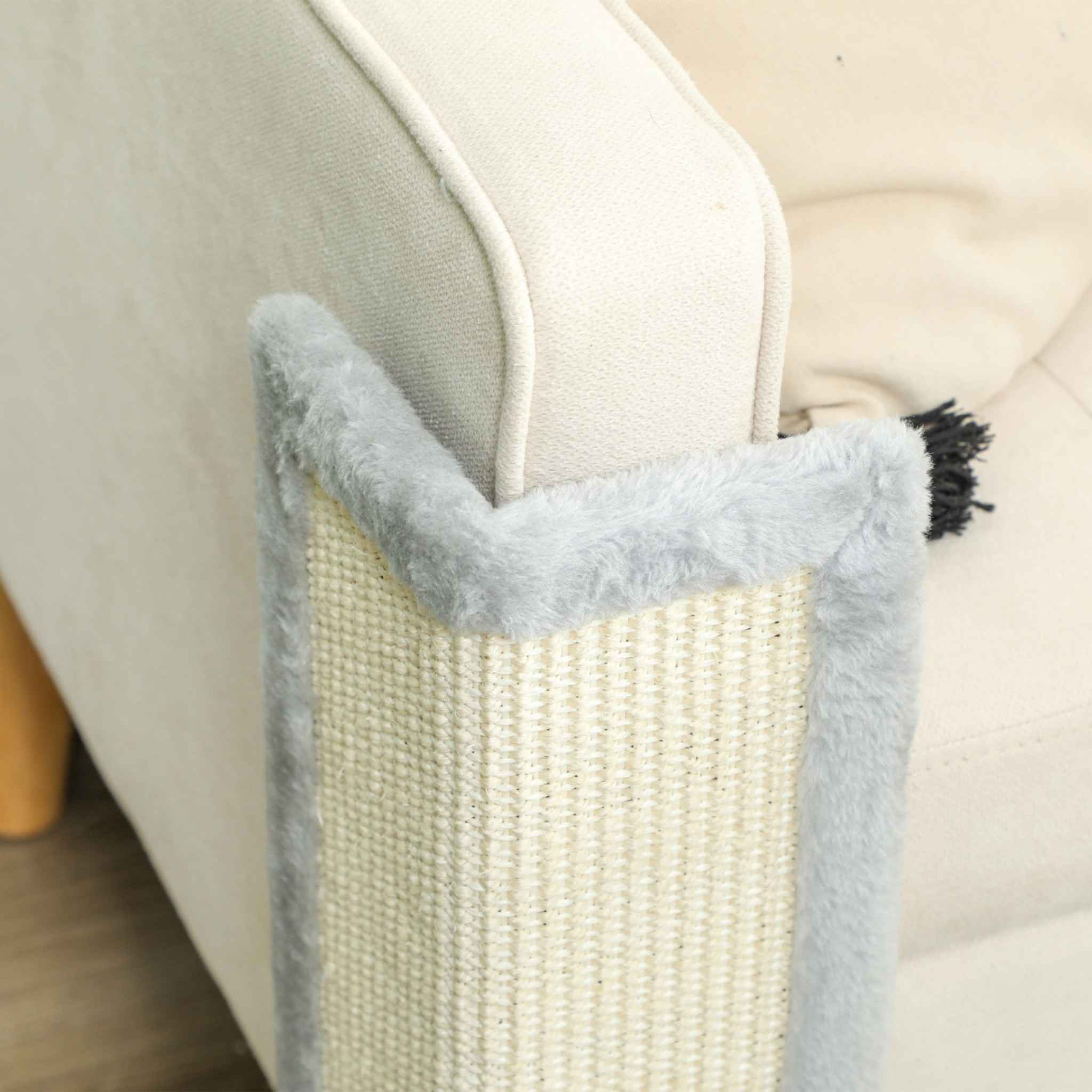 Corner design cat scratcher
