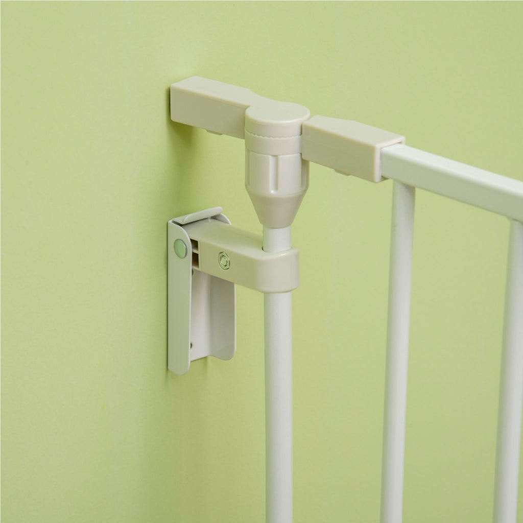 Dog pen fixed to wall