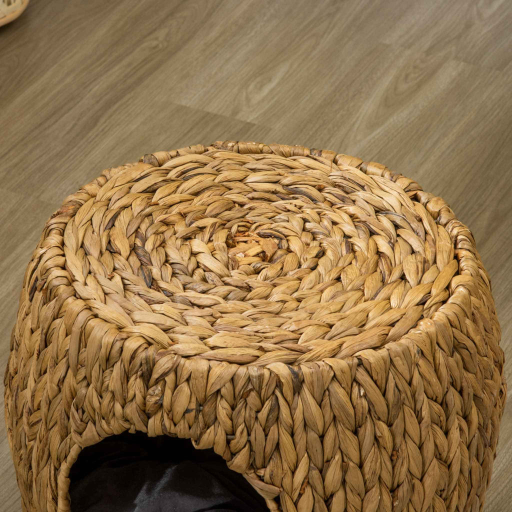 Resting area on top of wicker cat bed